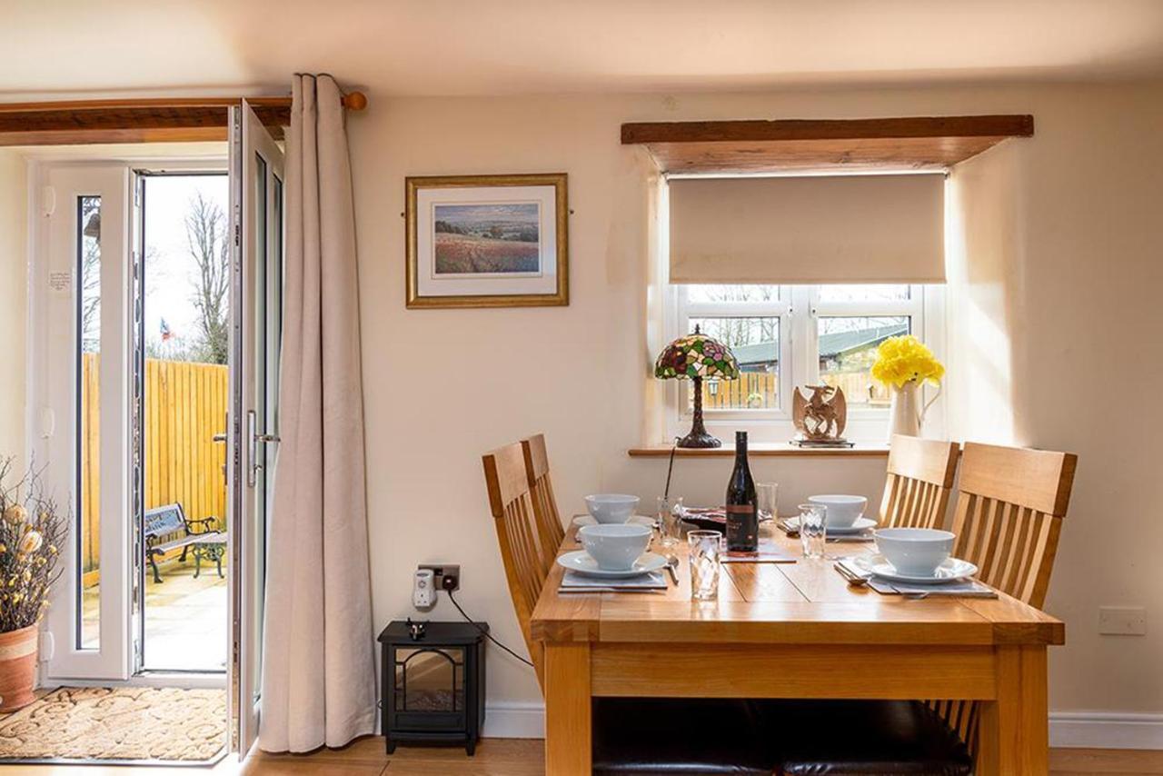 Tregarnedd Cottage Llangefni Extérieur photo